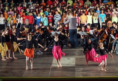 Cantata "La nana Bunilda", amb adaptació del text original i música d'Isabel Fernández